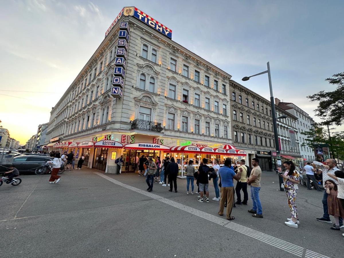 2 Rooms Flat With Balcony, Near Of Center Viena Exterior foto